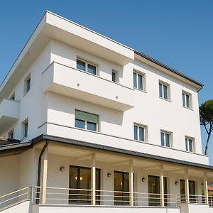 Lc Hotel By Gale